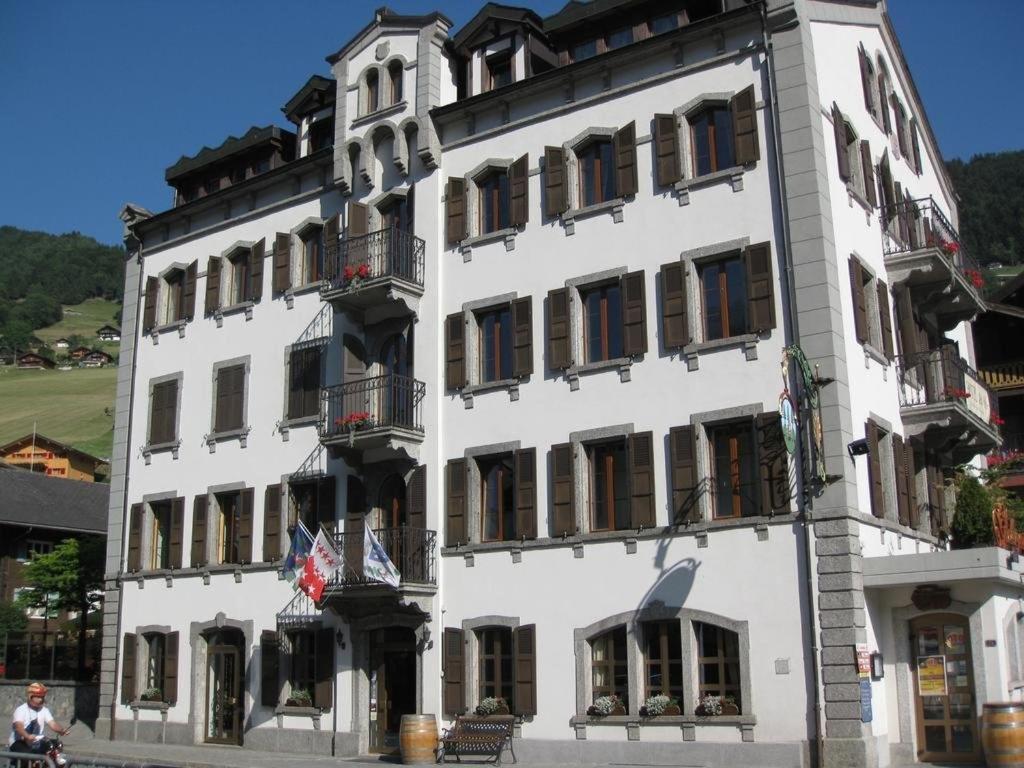 Auberge De La Bourgeoisie Troistorrents Esterno foto